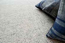Caprice Textured Loop