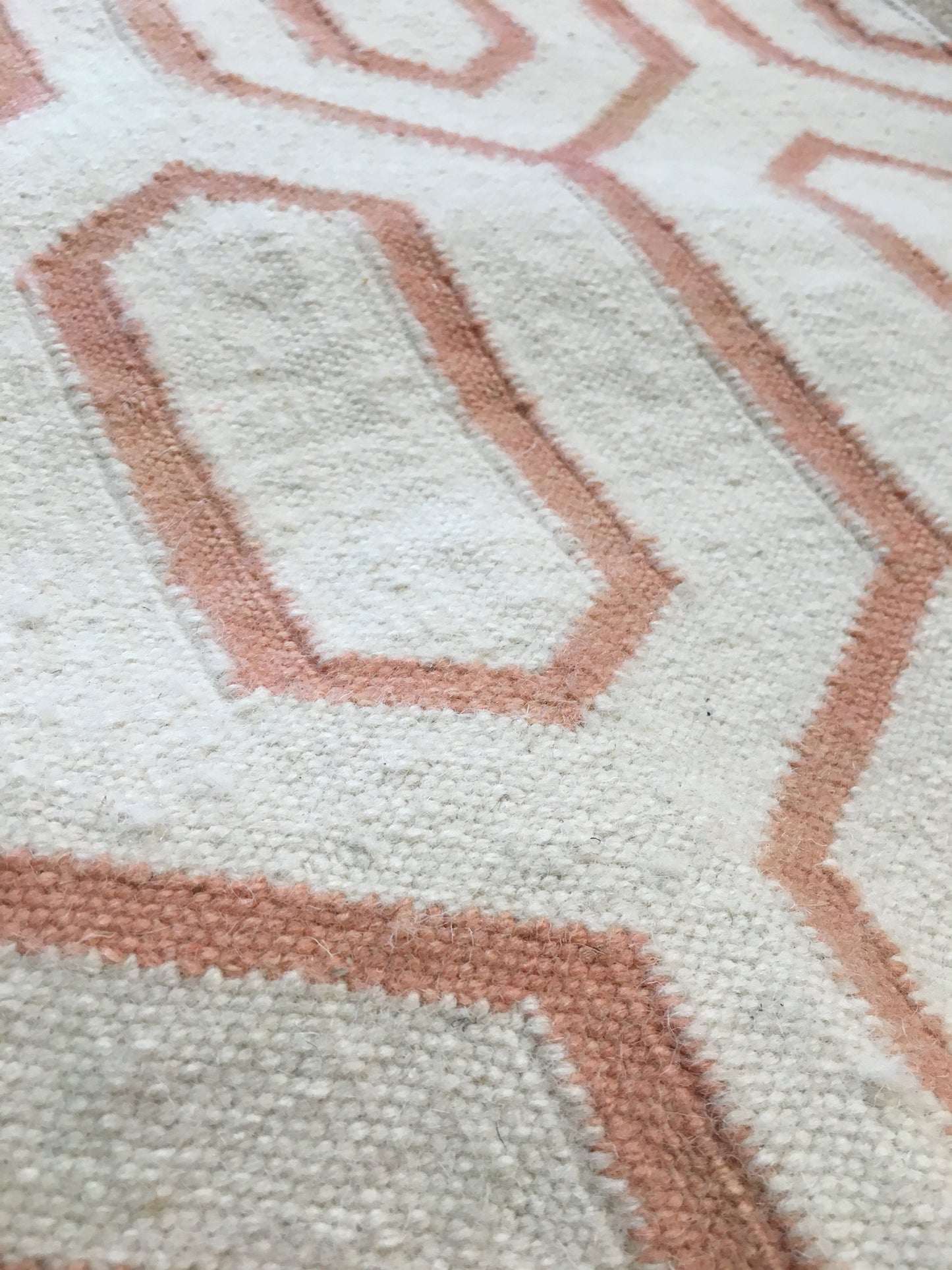 Bombus Geo Coral / Ivory